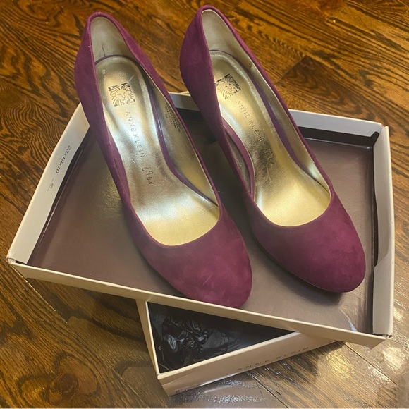 Anne Klein Iflex Dark Pink Suede Pumps - Picture 8 of 9